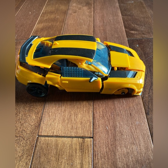 HASBORO TRANSFORMER BUMBLE BEE 900STRA YELLOW - Picture 7 of 13